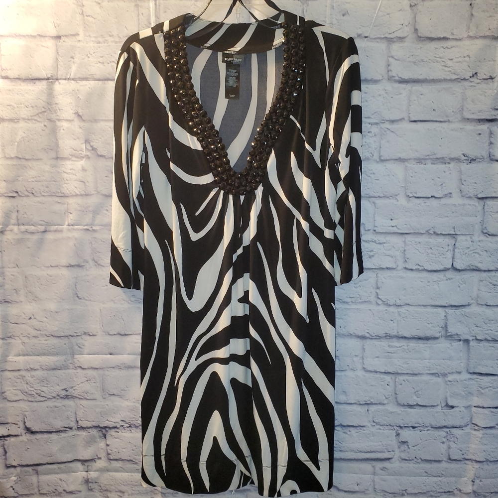 Bisou Bisou Beaded V-Neck Pull Over 3/4 Sleeve Zebra Dress, 12, Black & White